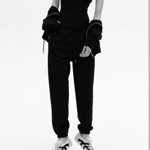 NEVER WORN - black sweatpants